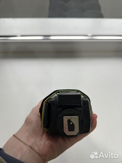 Вспышка yongnuo 560