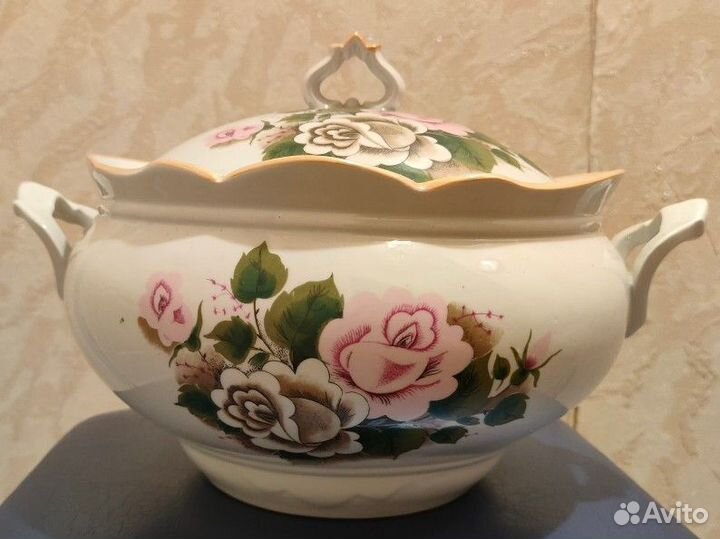 Супница фарфоровая