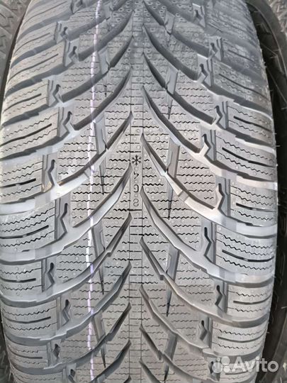 Nokian Tyres WR SUV 4 235/65 R18 110H