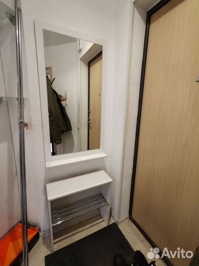 Трюмо с зеркалом