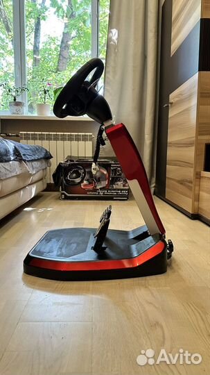 Игровой руль thrustmaster Ferrari