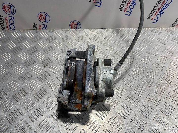 Суппорт передний левый Renault Arkana