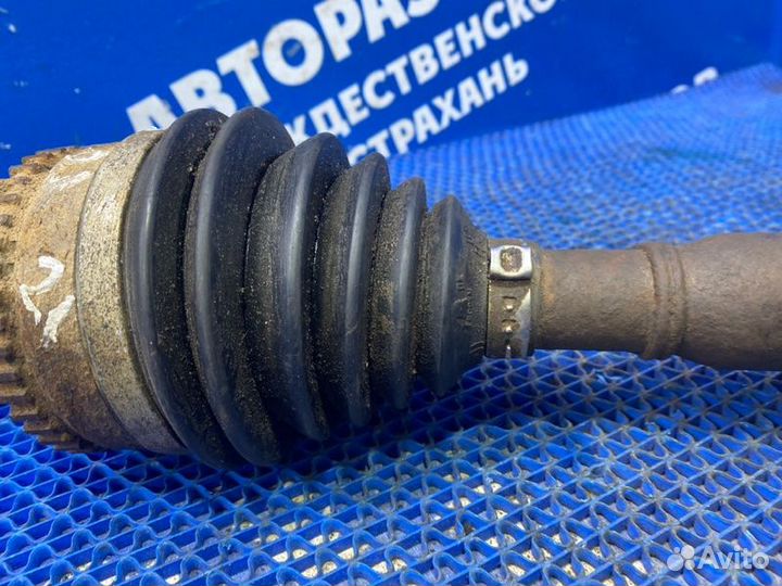 Правый привод Nissan Cefiro A33 седан VQ20 2000