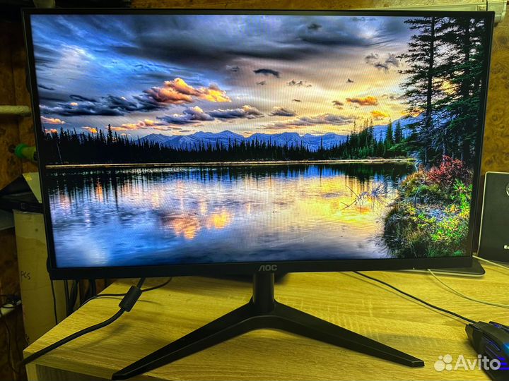 Безрамочный игровой MVA монитор 24