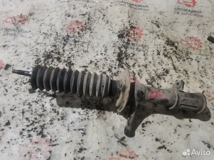 Стойка подвески передняя левая Ваз 2109 1995