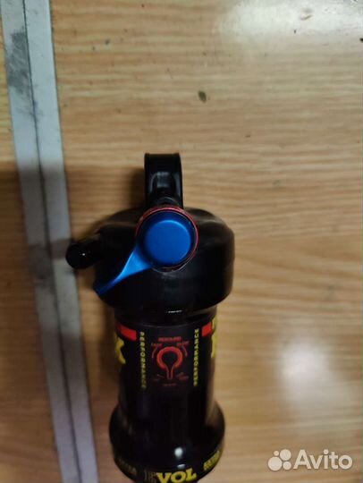 Продаю амортизаторы Fox end RockShox
