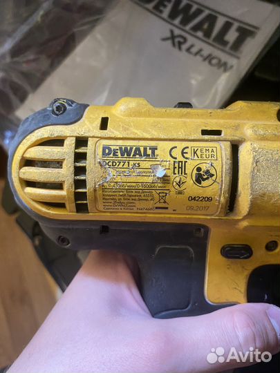 Шуруповерт dewalt 18v