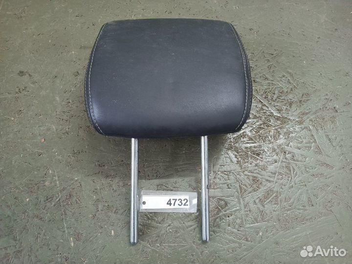 Подголовник передний