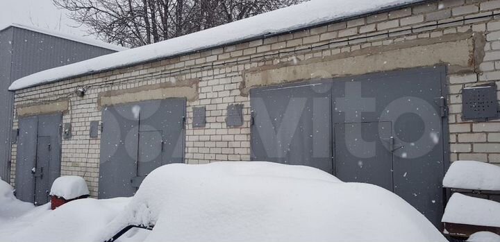 Гараж, > 30 м²