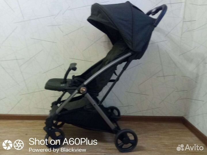 Прогулочная коляска Oyster Atom