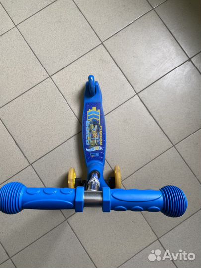 Трехколосный самокат Kreiss Hot Wheels