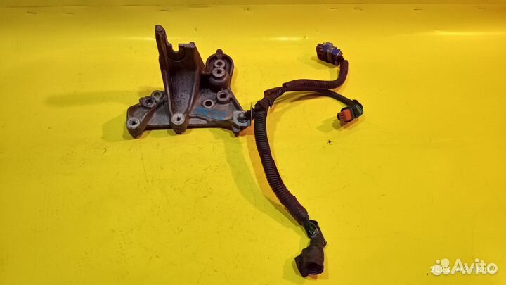Кронштейн опоры двигателя для Volvo V50