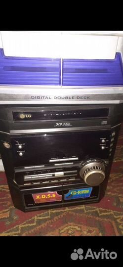 Муз центр LG,Радио,AUX,двумя2х полосными колонками