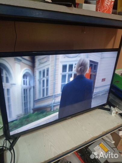 Телевизор samsung 32dm, не SMART