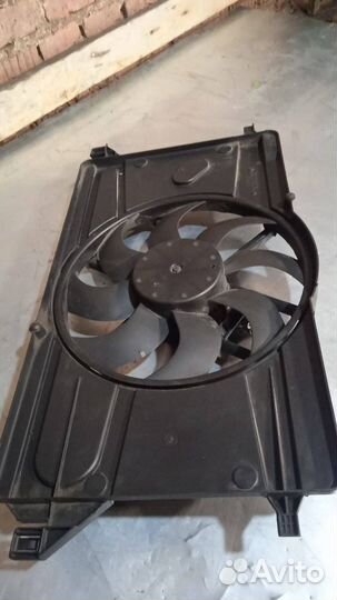 Вентилятор радиатора Ford C-Max 2005 3M518C607EC