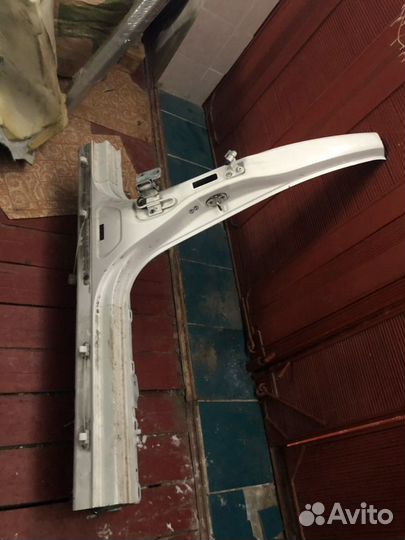 Стойка двери правая центральная с порогом Volkswag