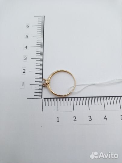 Золотое кольцо с фианитом 17р