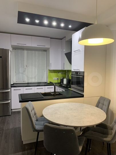 2-к. квартира, 64,7 м², 1/10 эт.