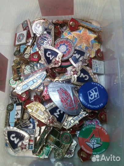 Значки СССР алюминий и другие, кокарды, настольные