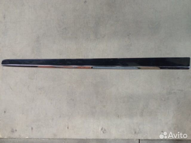 Молдинг двери передний правый Mercedes-Benz