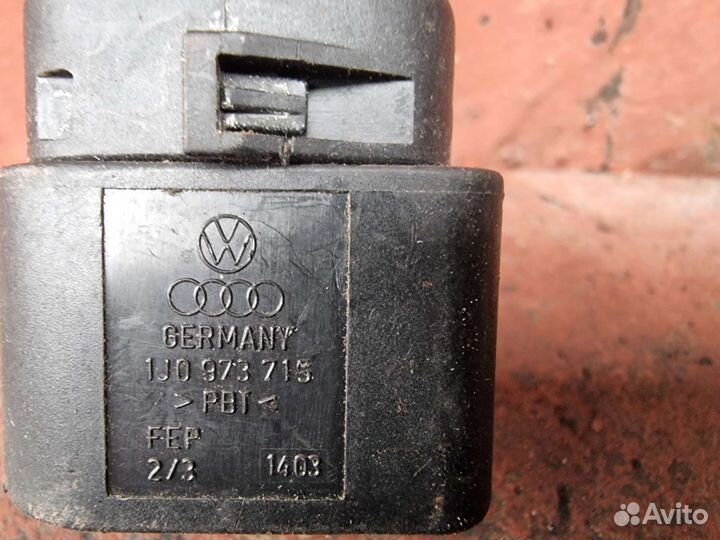 Разъём (фишка) Vag 1J0973715