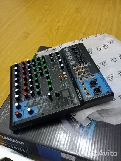 Микшерный пульт yamaha mg10xu с процессором DSP