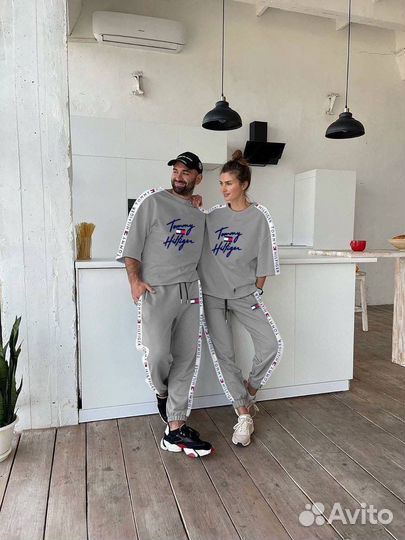 Парные спортивные костюмы