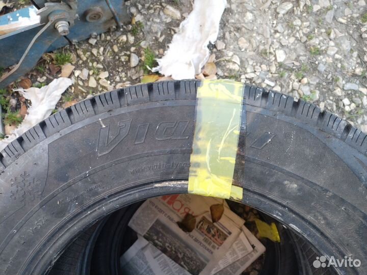 Viatti Vettore Inverno V-524 215/65 R16C