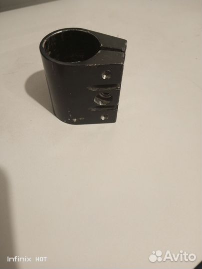 Зажим для трюкового самоката