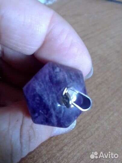 Кулоны или маятники из самоцветов