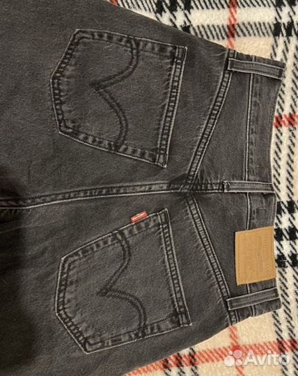 Джинсы levis