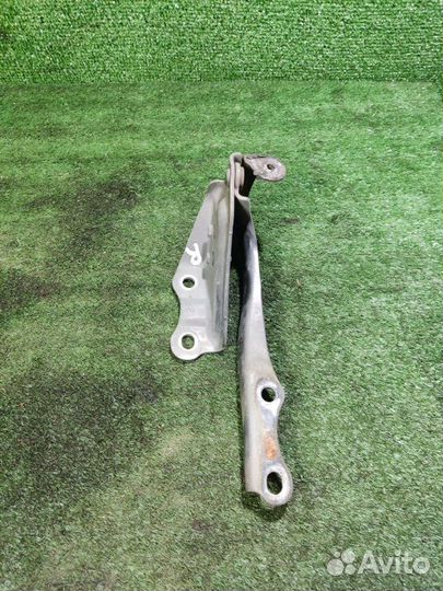 Петля капота правая Toyota Land Cruiser 200