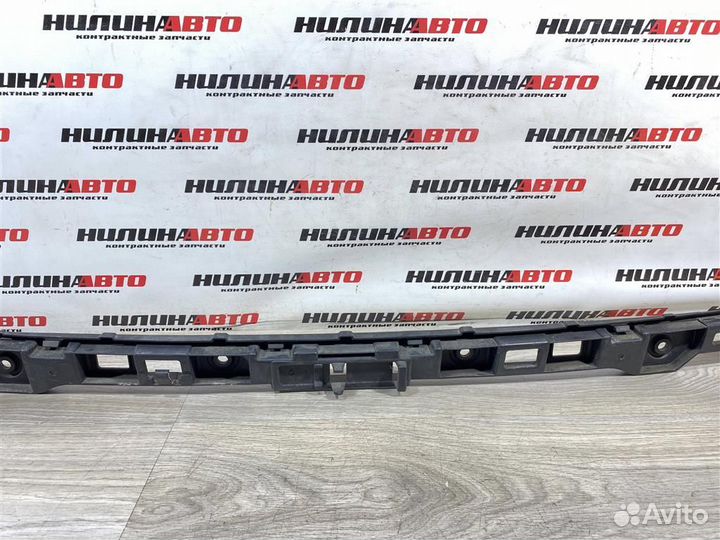 Кронштейн заднего бампера центральный VW Гольф 6