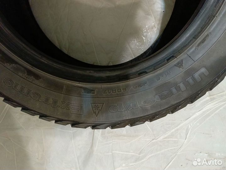 Goodyear UltraGrip Extreme 225/60 R17 99T
