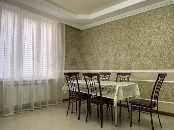 2-к. квартира, 71 м², 1/10 эт.