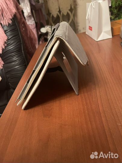 Чехол на iPad