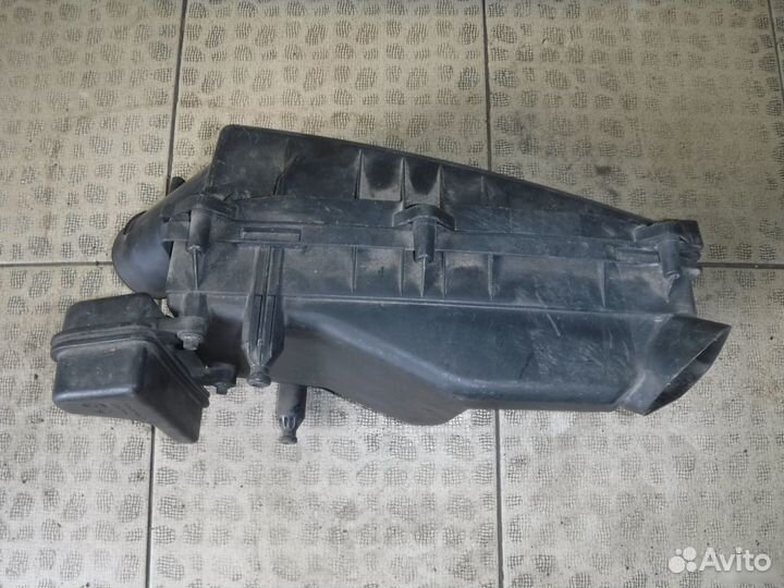 Корпус воздушного фильтра Ford Mondeo 3 2.0 tdci