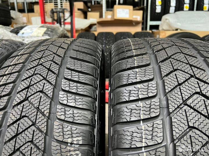 Pirelli Winter Sottozero 3 225/45 R18 и 255/40 R18 95V