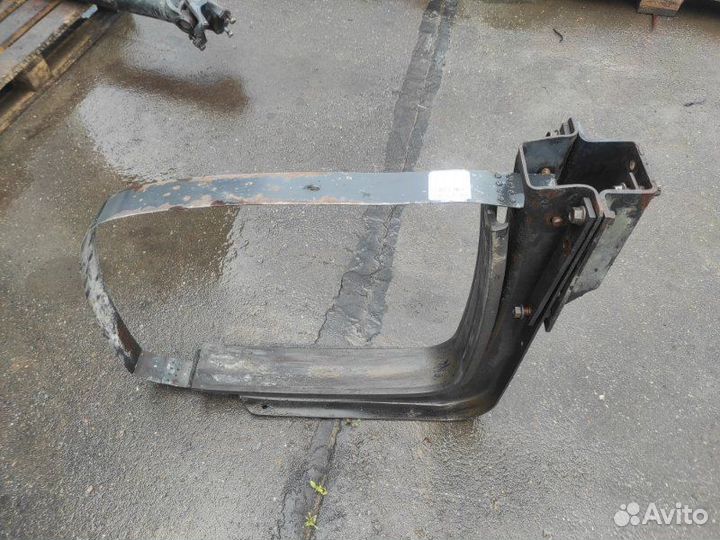 Кронштейн топливного бака левый Man Tgx