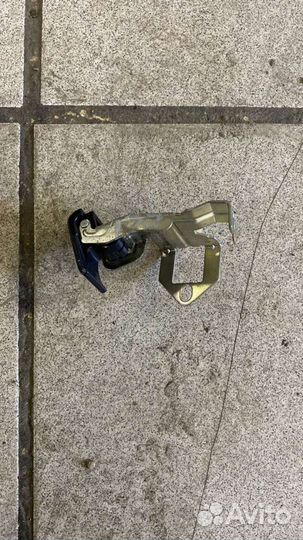 Тросик лючка бензобака honda cr-v 3 2008г