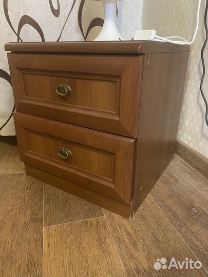 Тумба прикроватная