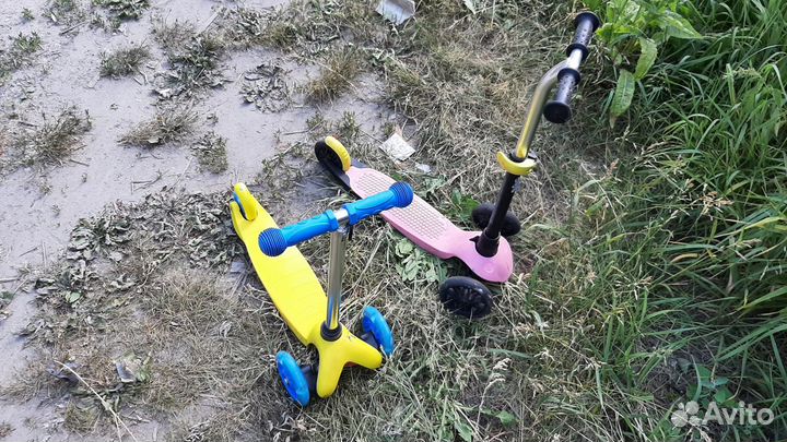 Самокат детский б/у трехколесный исправный хороший