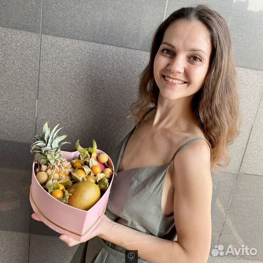 Подарочный набор с экзотическими фруктами