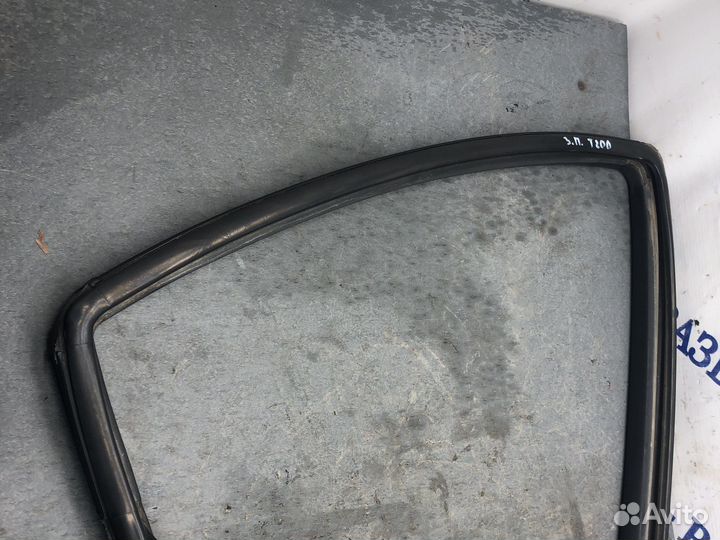 Зад прав уплотнитель стекла Aveo T200