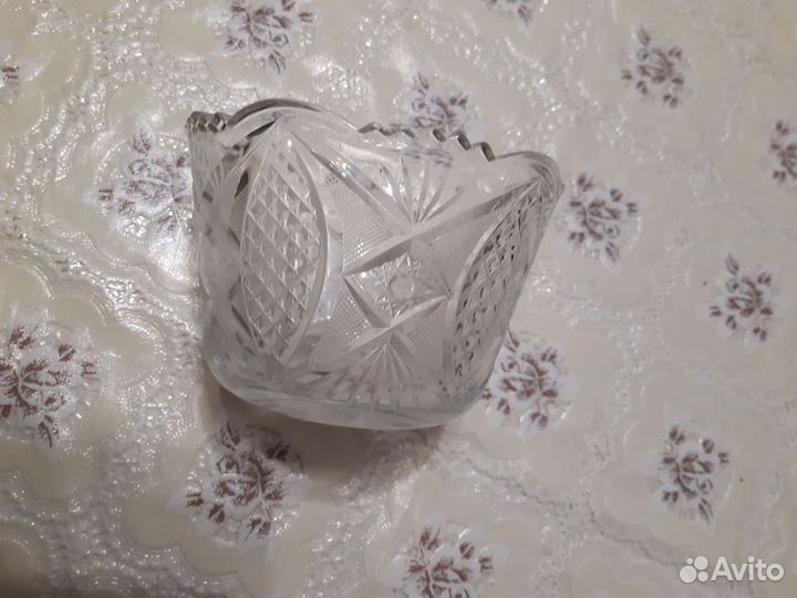 Хрустальная конфетница