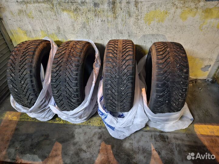 Goodyear UltraGrip 500 255/55 R18 109H