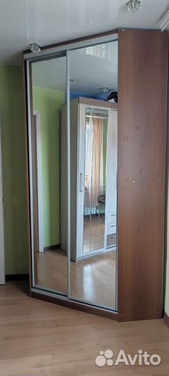 Шкаф купе угловой с зеркалом бу