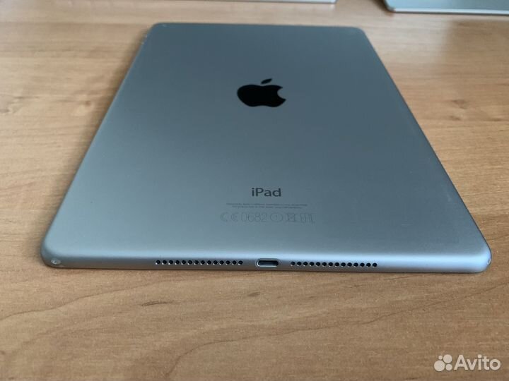 Планшет Apple iPad Air 2 16 GB