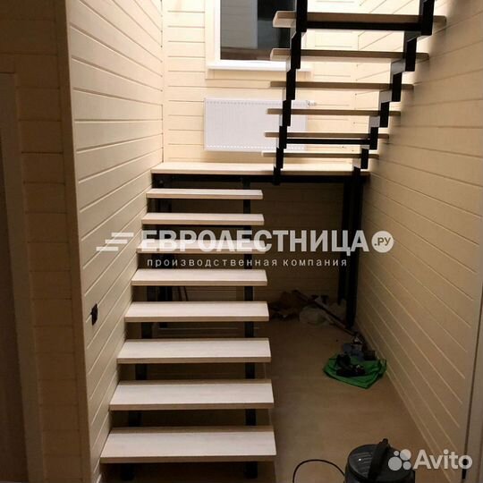 Лестница на металлокаркасе