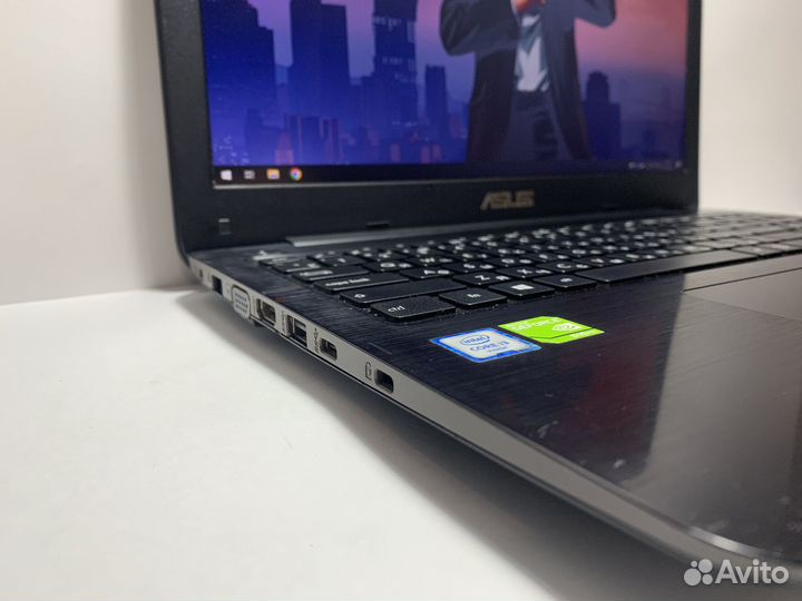 Игровой ноутбук Asus i3/6th/6gb/2видеокарты/ssd512